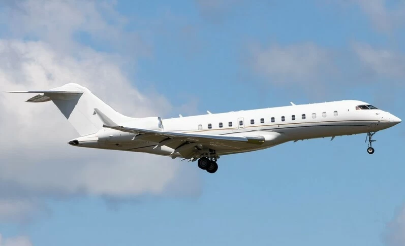 2001 Bombardier Global Express listing photo