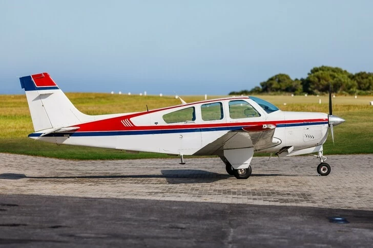 1990 Beechcraft F33A Bonanza listing photo