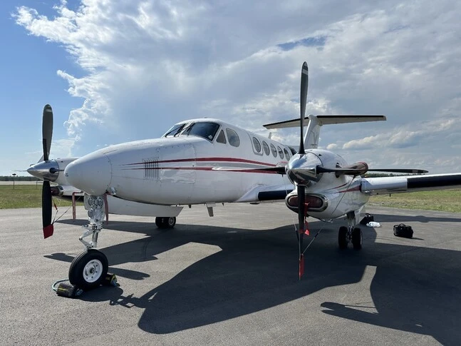 1989 Beechcraft King Air 300 listing photo