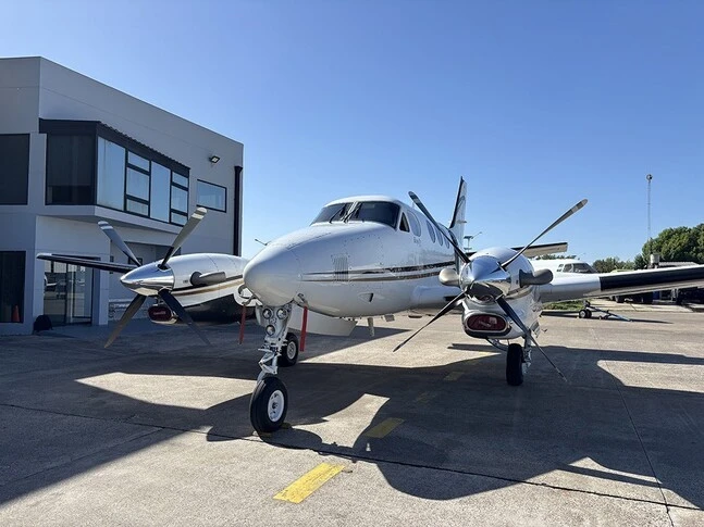 2005 Beechcraft King Air C90B listing photo