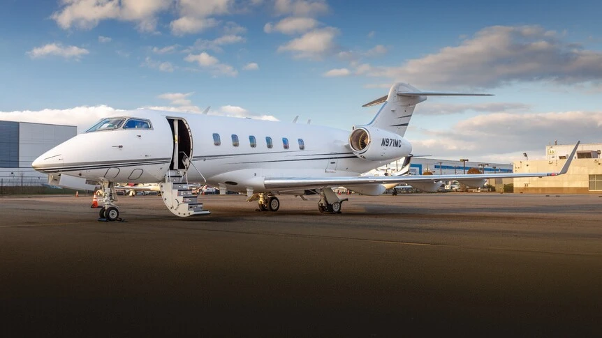2007 Bombardier Challenger 300 listing photo