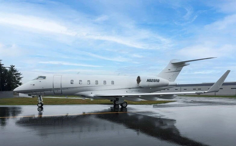2009 Bombardier Challenger 300 listing photo