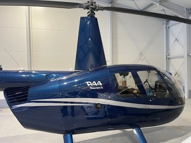 Robinson R44 listing photo