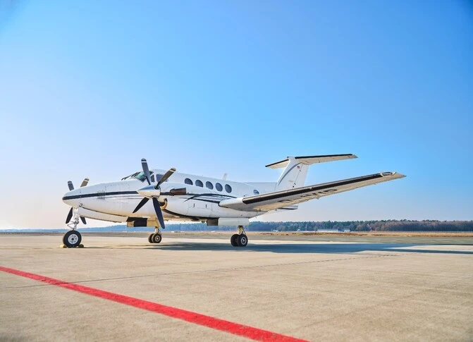 1999 Beechcraft King Air B200 listing photo